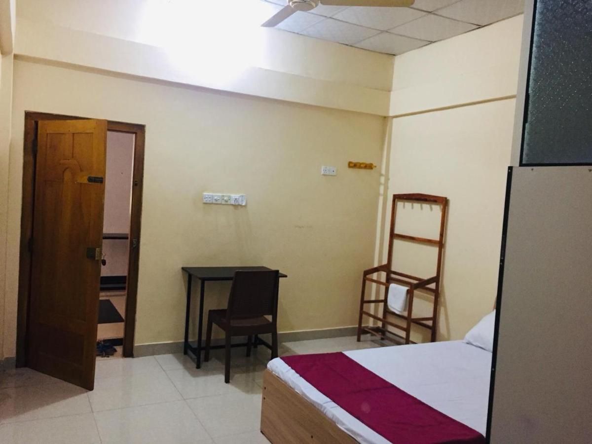 Hôtel Btec Guest à Jaffna Extérieur photo