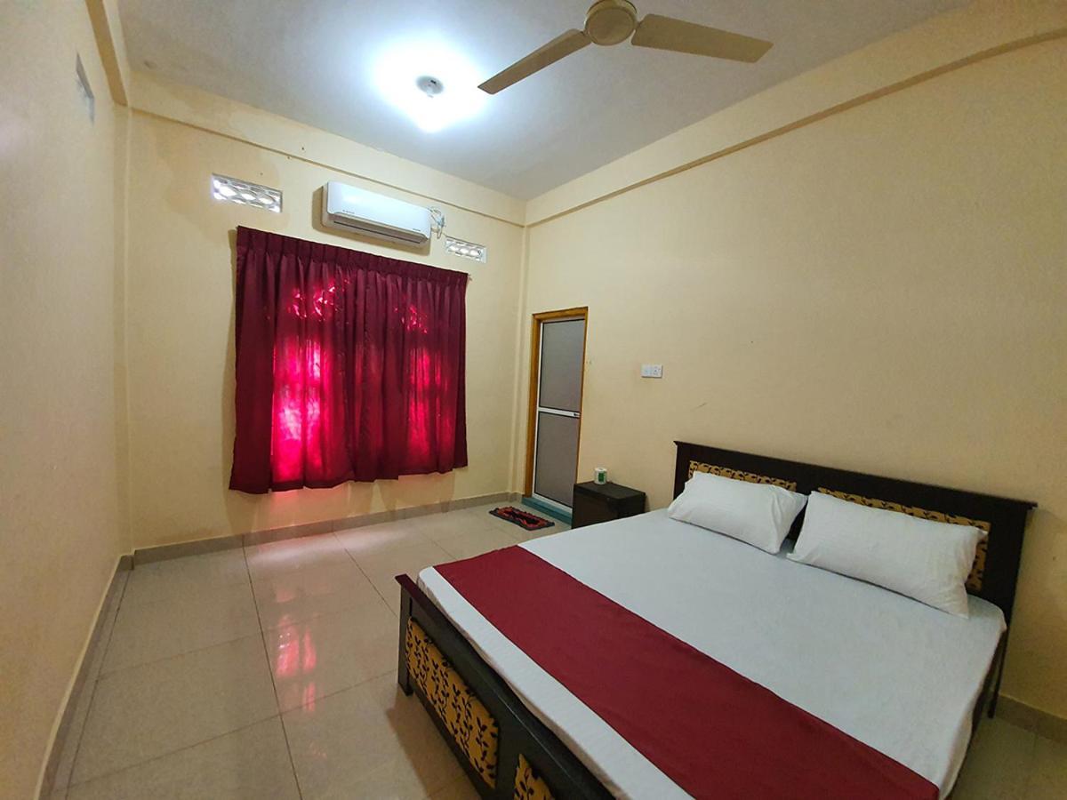 Hôtel Btec Guest à Jaffna Extérieur photo