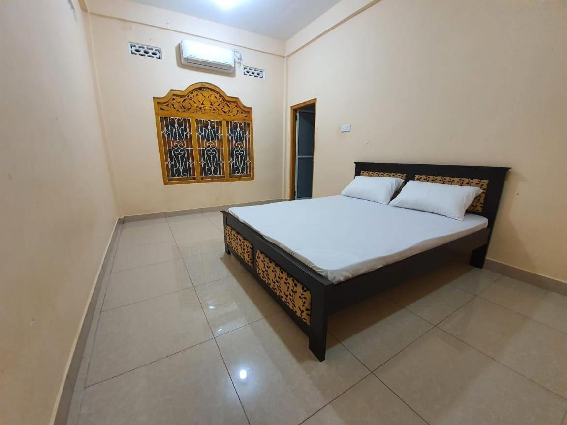 Hôtel Btec Guest à Jaffna Extérieur photo