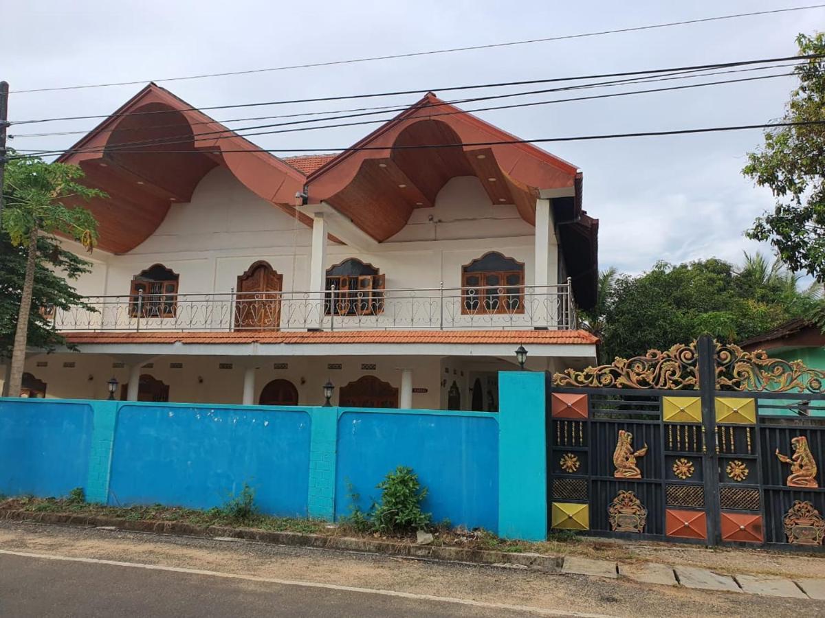 Hôtel Btec Guest à Jaffna Extérieur photo